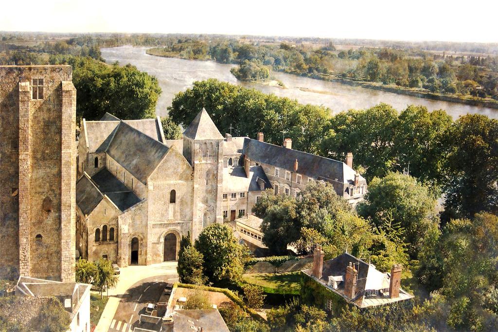 Grand Hôtel de l'Abbaye Beaugency Exterior foto