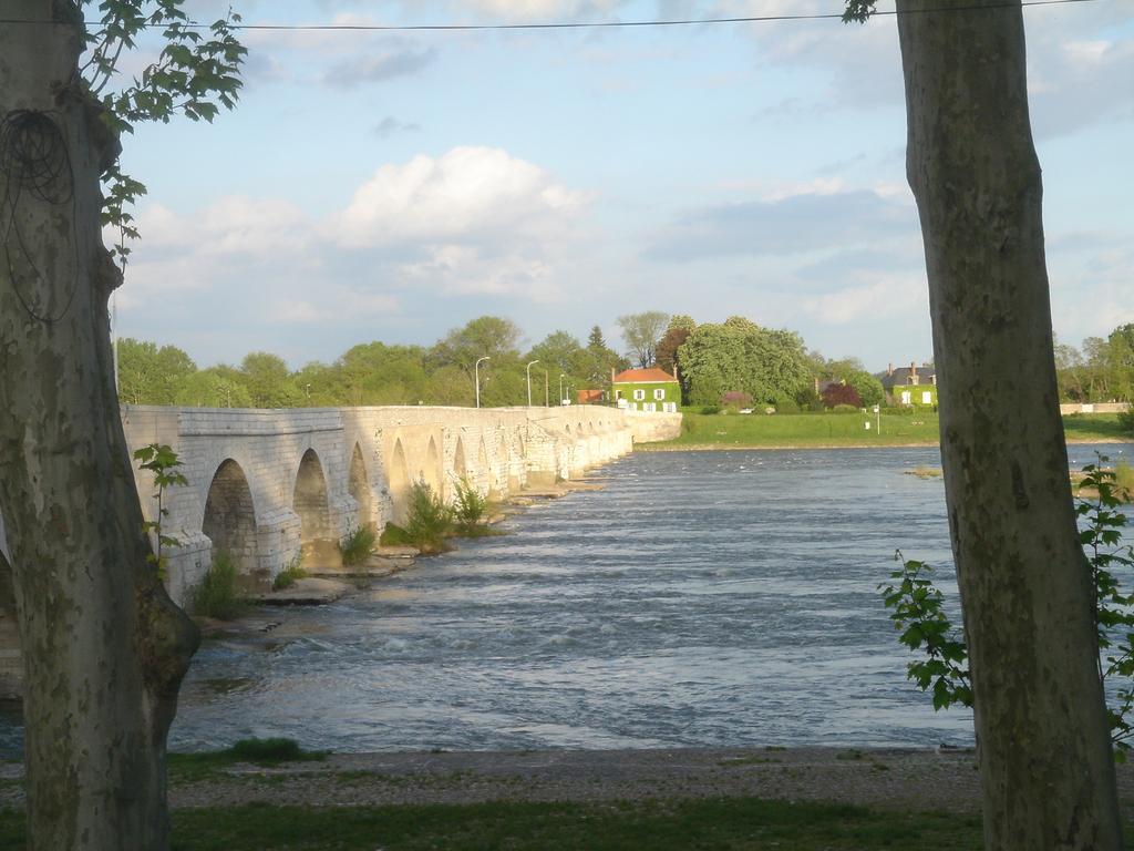Grand Hôtel de l'Abbaye Beaugency Exterior foto